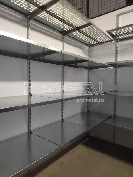 металлические полки для кладовой